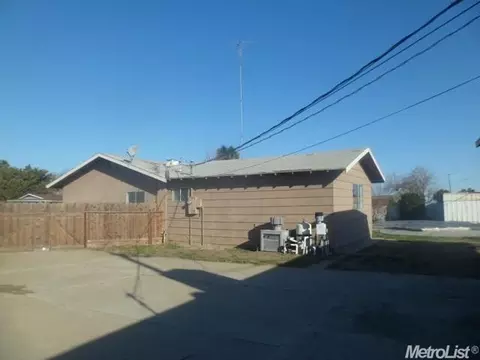 916 Sylvia St, Gustine, CA 95322 photo 9