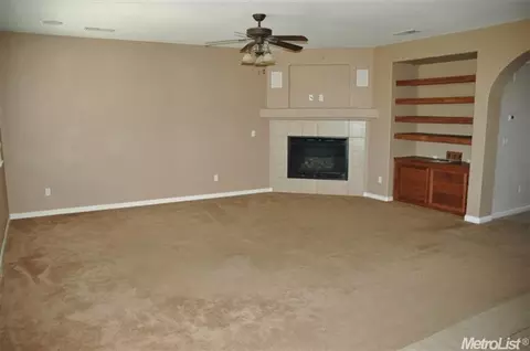 1778 Dalia Pl, Manteca, CA 95337 photo 2