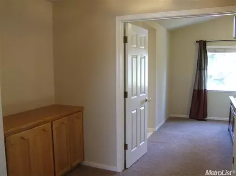 974 Zumstein, Ripon, CA 95366 photo 9