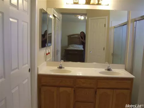 974 Zumstein, Ripon, CA 95366 photo 11