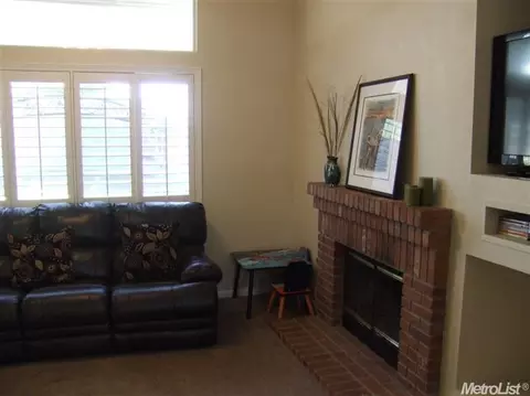 974 Zumstein, Ripon, CA 95366 photo 2