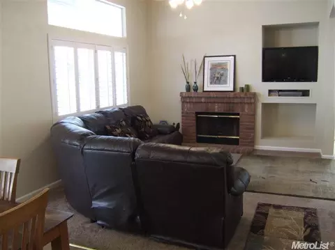 974 Zumstein, Ripon, CA 95366 photo 3