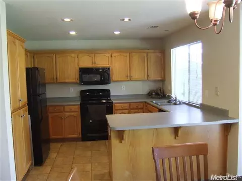 974 Zumstein, Ripon, CA 95366 photo 6