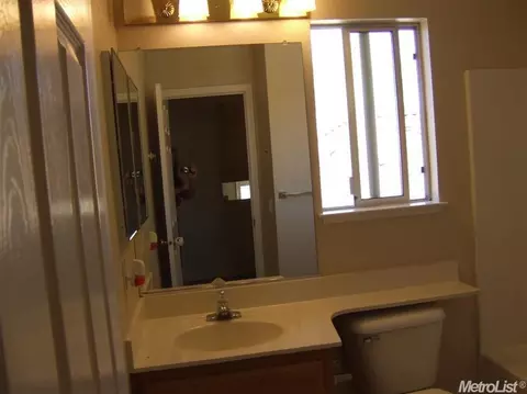 974 Zumstein, Ripon, CA 95366 photo 7