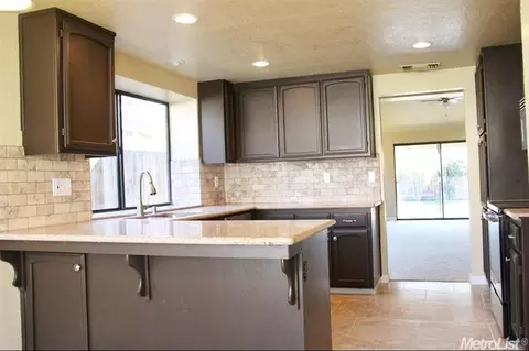 2012 Stracker Way, Modesto, CA 95350 photo 4
