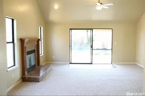 2012 Stracker Way, Modesto, CA 95350 photo 10
