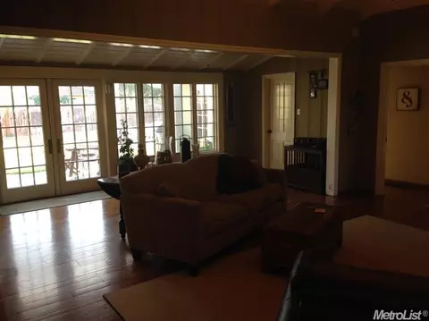 1006 Yale Ave, Modesto, CA 95350 photo 3