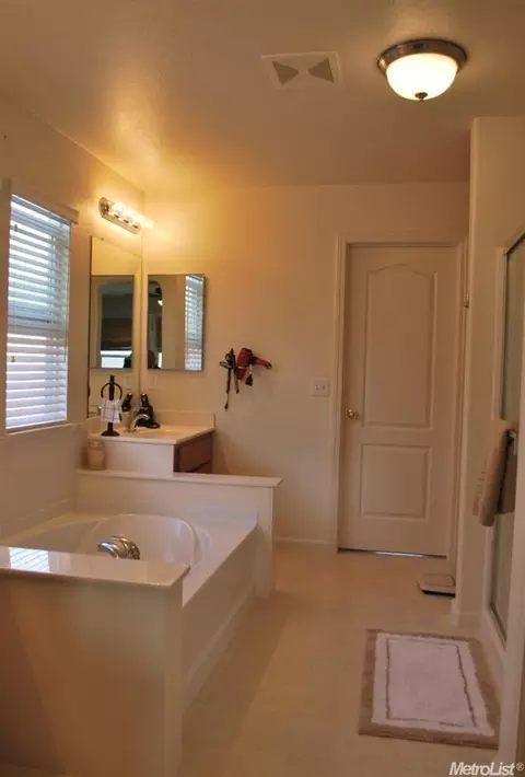 6228 Shaefer Ct, Riverbank, CA 95367 photo 9