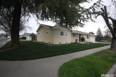 301 Tokay, Modesto, CA 95350 photo 2