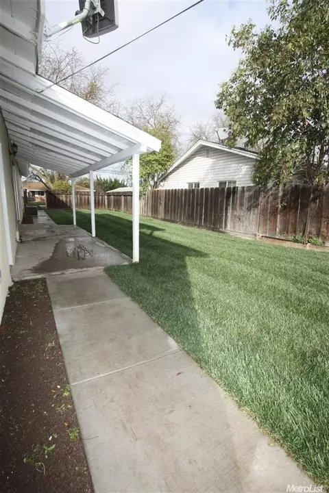 301 Tokay, Modesto, CA 95350 photo 17