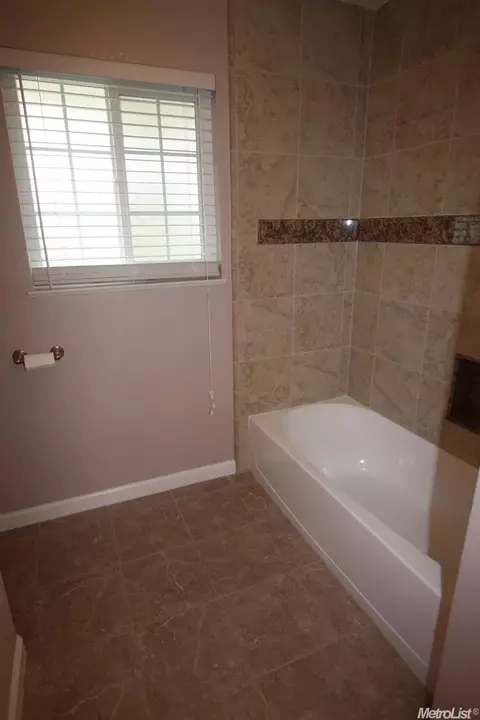 301 Tokay, Modesto, CA 95350 photo 11