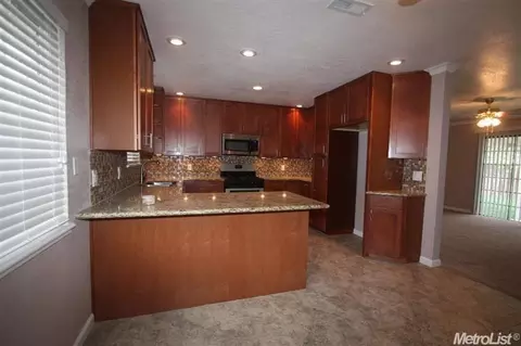 301 Tokay, Modesto, CA 95350 photo 7