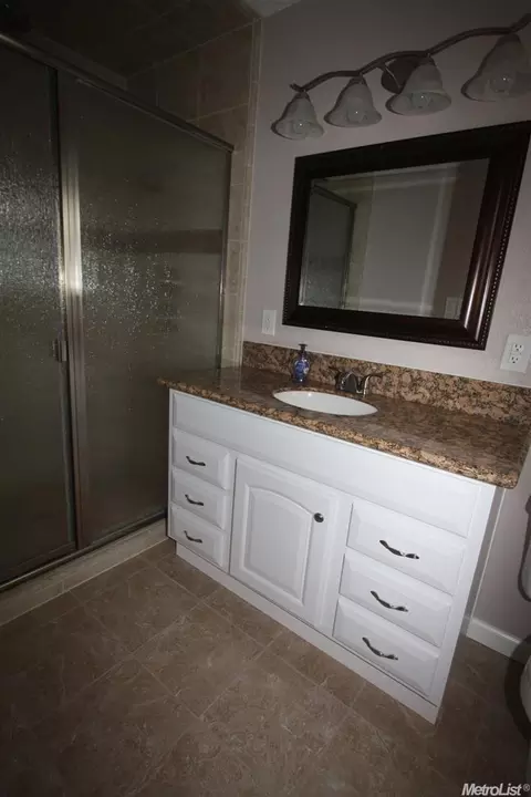 301 Tokay, Modesto, CA 95350 photo 10