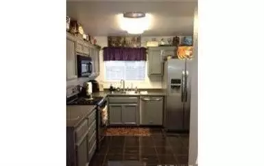 1025 Emory Way, Merced, CA 95341 photo 2