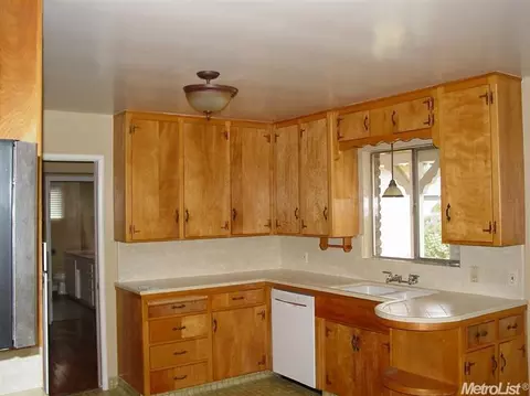 506 Bowen Ave, Modesto, CA 95350 photo 2