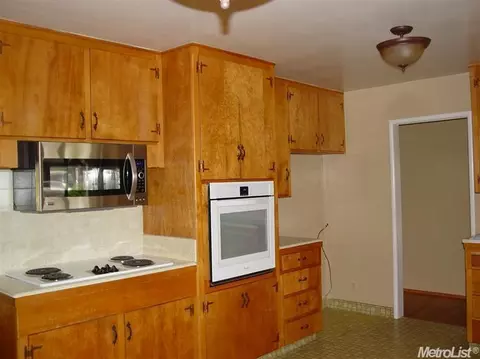 506 Bowen Ave, Modesto, CA 95350 photo 3