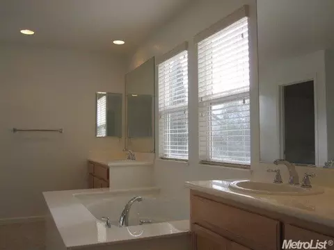 2722 Merchant Ct, Tracy, CA 95377 photo 5