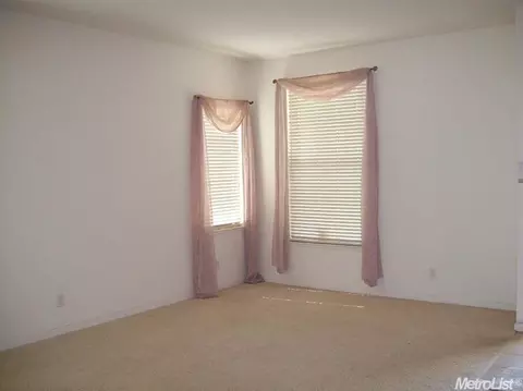 4614 Destiny Dr, Turlock, CA 95382 photo 2