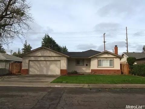 3121 Yukon Dr, Modesto, CA 95350 photo 2