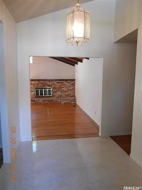 2712 Deerfield Pl, Modesto, CA 95355 photo 4