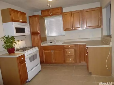 2316 Strivens Ave, Modesto, CA 95350 photo 3