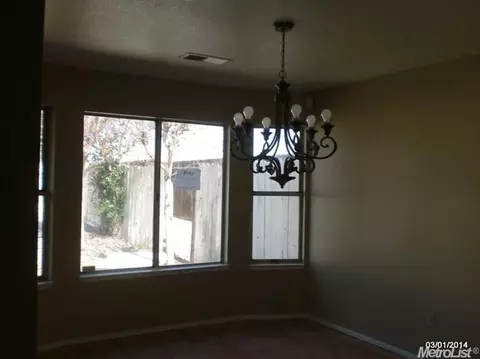 1737 Truckee Way, Modesto, CA 95351 photo 4