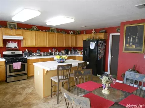 472 Red Robin Dr, Patterson, CA 95363 photo 8