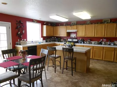 472 Red Robin Dr, Patterson, CA 95363 photo 10