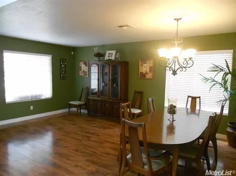 472 Red Robin Dr, Patterson, CA 95363 photo 3