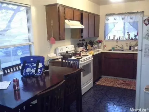 501 Stratford Ct, Merced, CA 95341 photo 2