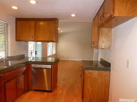 746 Evergreen Way, Manteca, CA 95336 photo 2