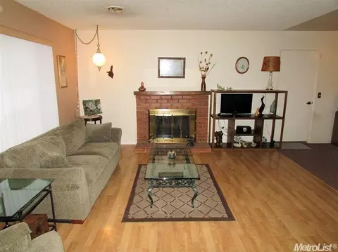 1524 Virlee Dr, Modesto, CA 95355 photo 2