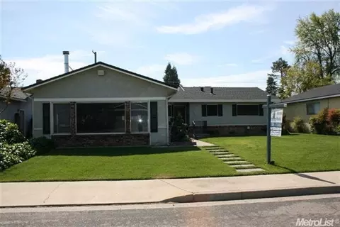 1660 Primrose Ln, Turlock, CA 95380 photo 2
