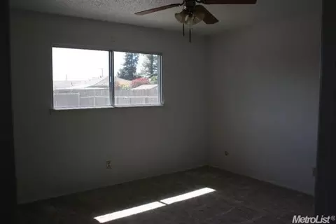 1660 Primrose Ln, Turlock, CA 95380 photo 9