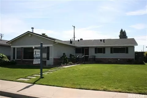 1660 Primrose Ln, Turlock, CA 95380 photo 1