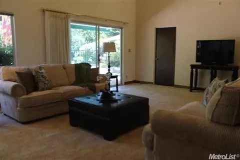 4831 Oak Vista Dr, Carmichael, CA 95608 photo 9