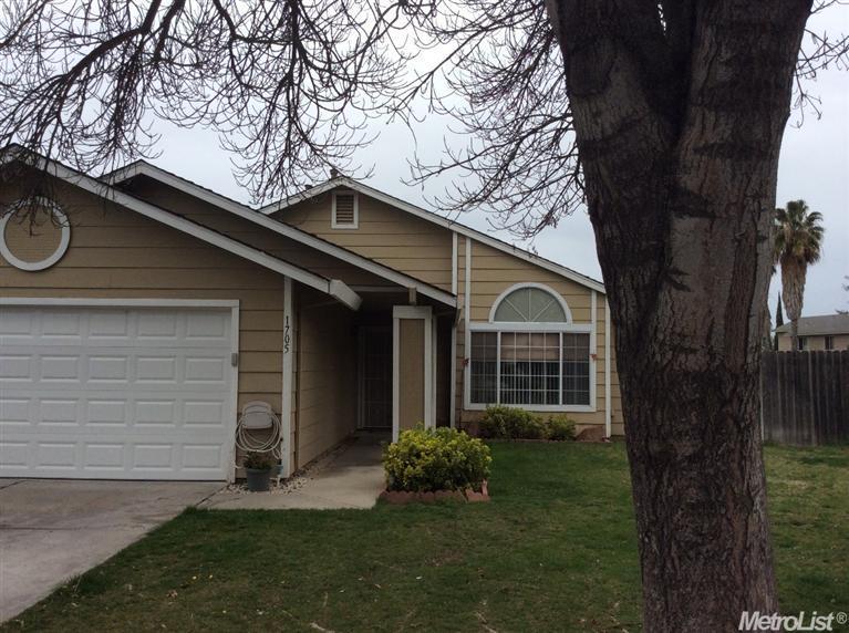 1705 Amesbury Pl, Modesto, CA 95358 photo 1