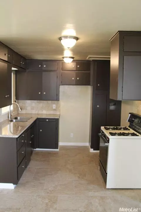 1202 Lombardy Dr, Modesto, CA 95351 photo 7