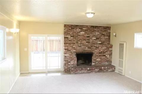 1202 Lombardy Dr, Modesto, CA 95351 photo 5