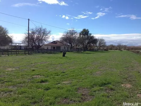 4813 Griffin Rd, Hughson, CA 95326 photo 1