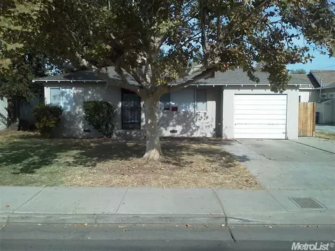 357 E Alexander Ave, Merced, CA 95340 photo 1