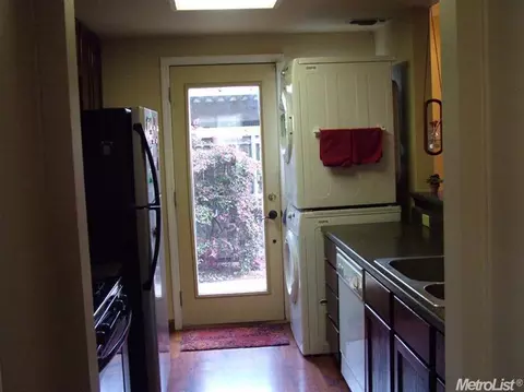 4046 Knoll Top Ct, Carmichael, CA 95608 photo 4