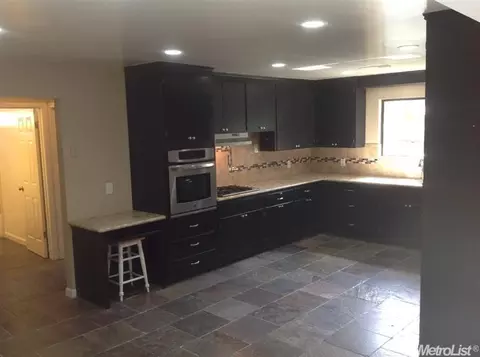 142 E Washington St, Ripon, CA 95366 photo 4