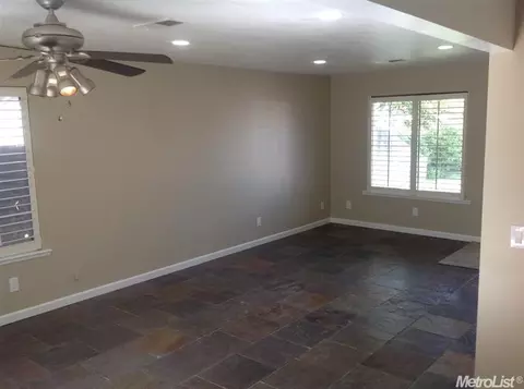 142 E Washington St, Ripon, CA 95366 photo 3