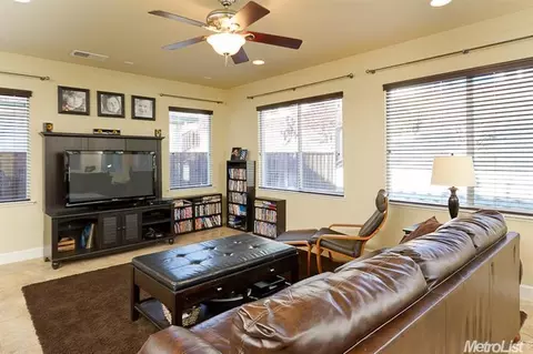 925 Cougar Ct, Rocklin, CA 95765 photo 8