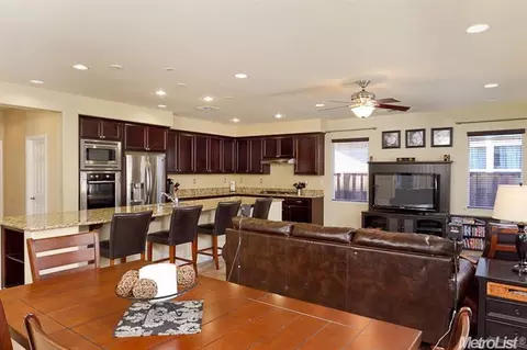 925 Cougar Ct, Rocklin, CA 95765 photo 9