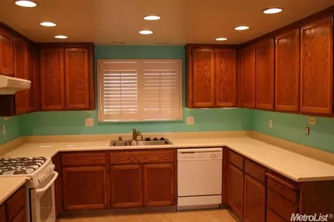 1409 Tupper Ln, Modesto, CA 95351 photo 4