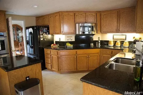 1407 Blue Jay Ct, Tracy, CA 95376 photo 5