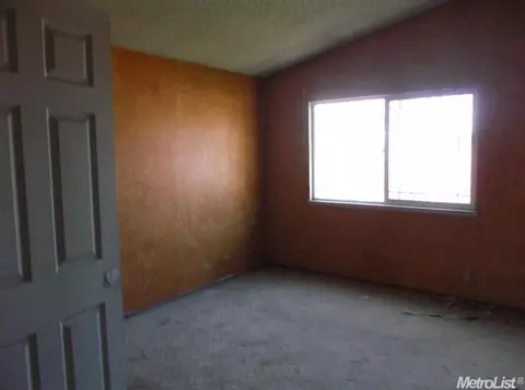 250 E Clover Rd, Tracy, CA 95376 photo 3