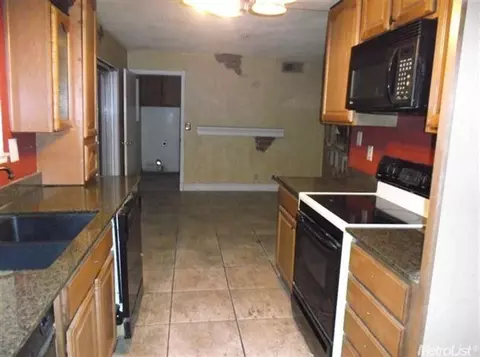 250 E Clover Rd, Tracy, CA 95376 photo 4